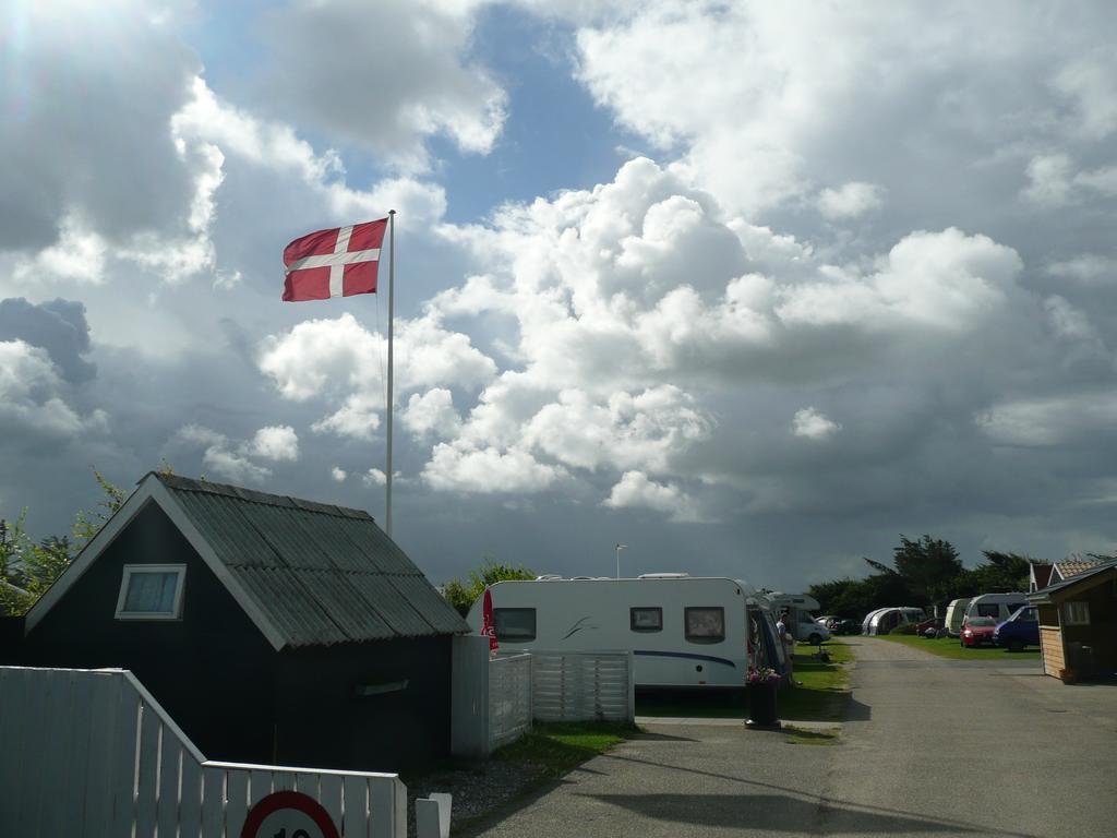 Lonstrup Camping Cottages & Rooms Extérieur photo